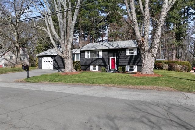 58 Oakcrest Circle, Methuen, MA 01844