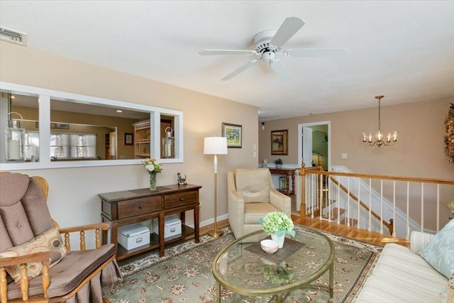 58 Oakcrest Circle, Methuen, MA 01844