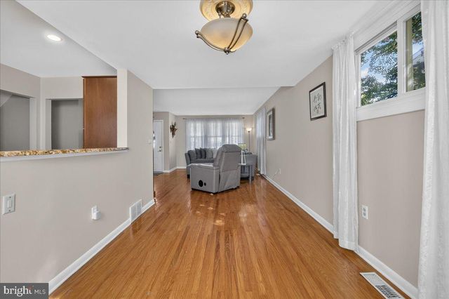 506 INMAN TER, Willow Grove, PA 19090