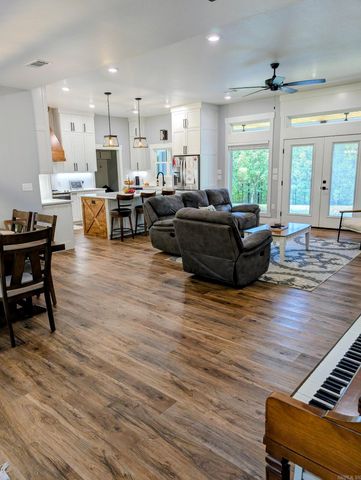 102 Merritt Road, Greenbrier, AR 72058