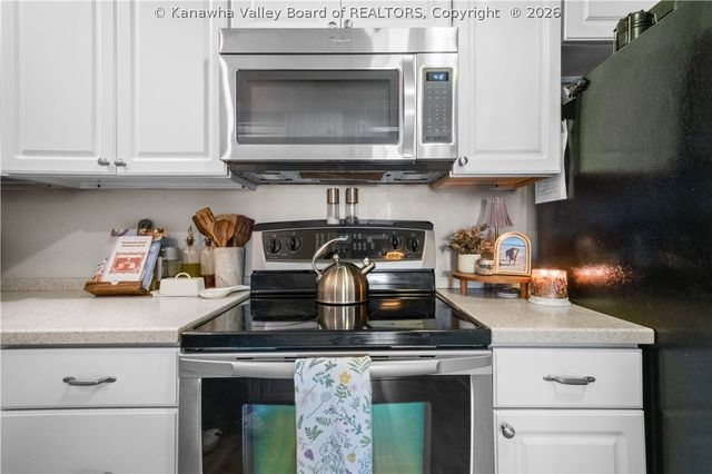 300 Dutch Road, Charleston, WV 25302