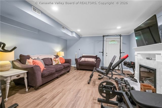 300 Dutch Road, Charleston, WV 25302