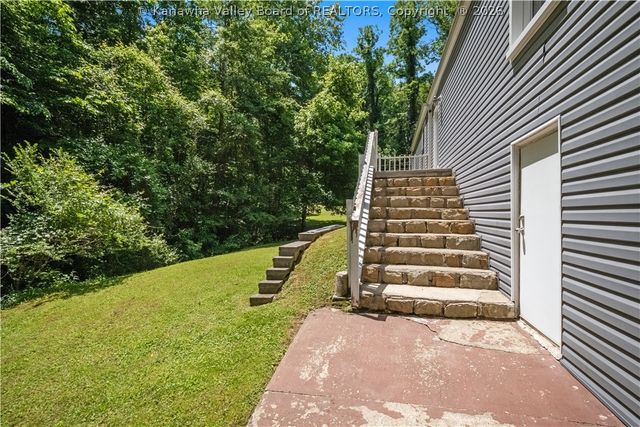 300 Dutch Road, Charleston, WV 25302