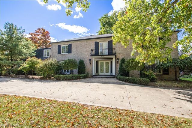 18220 Parkland Drive, Shaker Heights, OH 44122