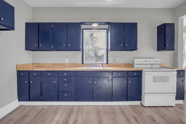 1021 Old Main, Newton, KS 67114