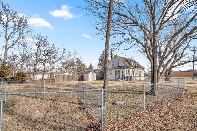 1021 Old Main, Newton, KS 67114