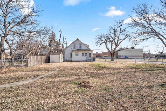 1021 Old Main, Newton, KS 67114