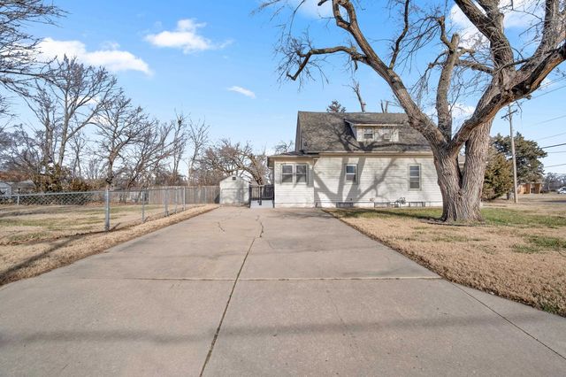 1021 Old Main, Newton, KS 67114