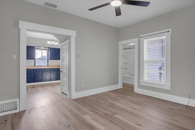 1021 Old Main, Newton, KS 67114