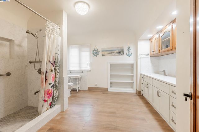22128 Prospect St, Hayward, CA 94541