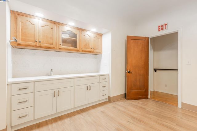 22128 Prospect St, Hayward, CA 94541