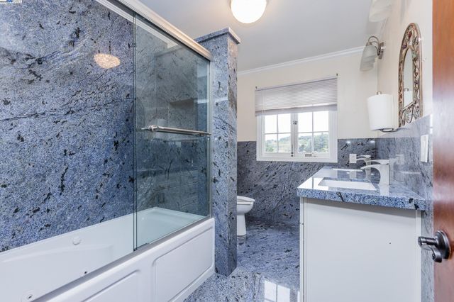 22128 Prospect St, Hayward, CA 94541