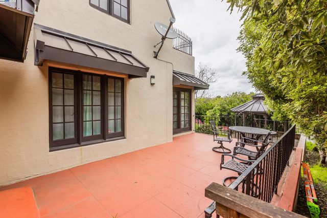 22128 Prospect St, Hayward, CA 94541