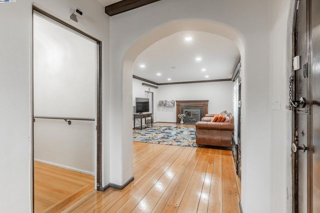 22128 Prospect St, Hayward, CA 94541