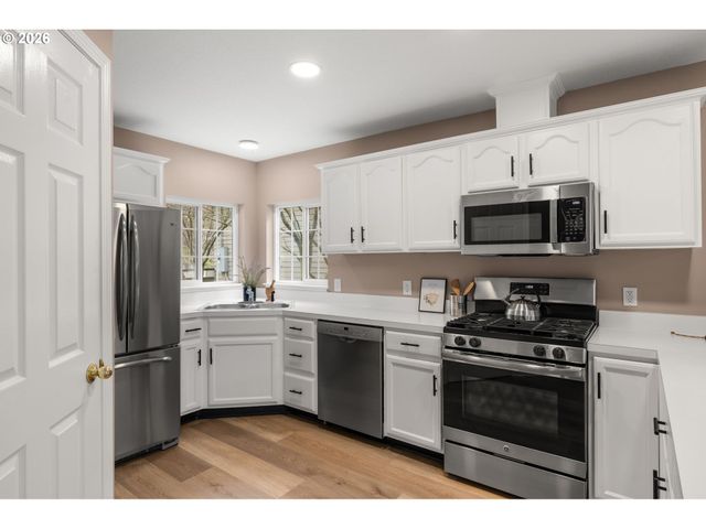 8910 N EDISON St N, Portland, OR 97203