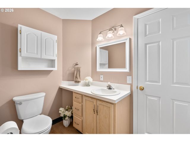 8910 N EDISON St N, Portland, OR 97203