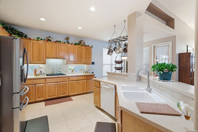 138 Garden Trace, San Antonio, TX 78260