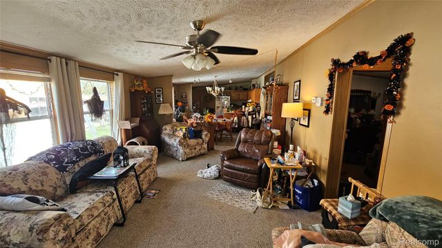 115 Pine Lakes Drive W, Lapeer, MI 48446