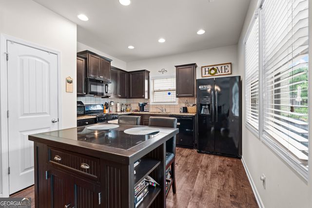 5 Ontario Court, Newnan, GA 30263