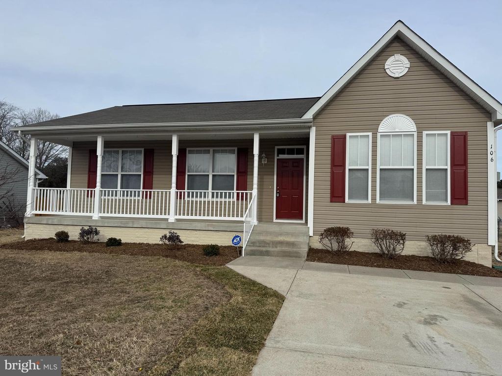 106 LINDA LN, Colonial Beach, VA 22443