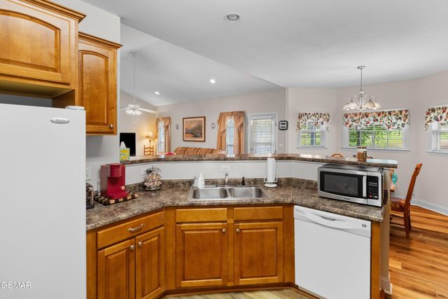 2150 Katie Lane, Dandridge, TN 37725