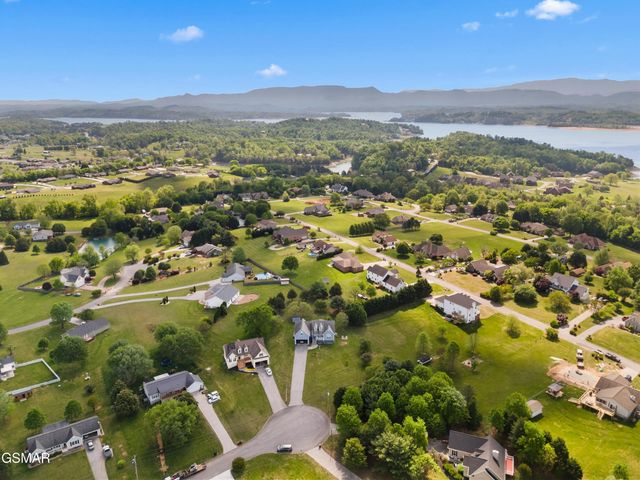 2150 Katie Lane, Dandridge, TN 37725