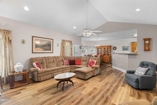 2150 Katie Lane, Dandridge, TN 37725
