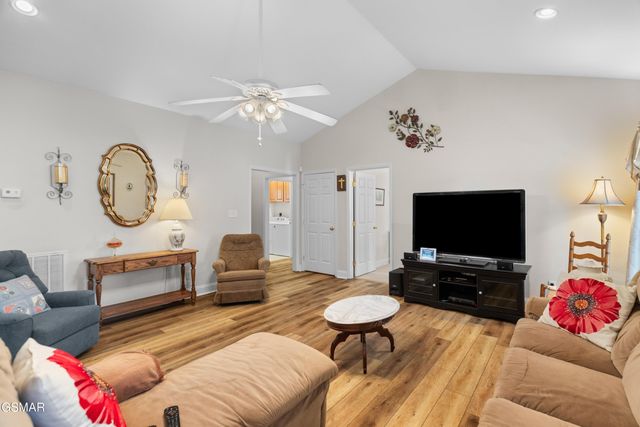 2150 Katie Lane, Dandridge, TN 37725