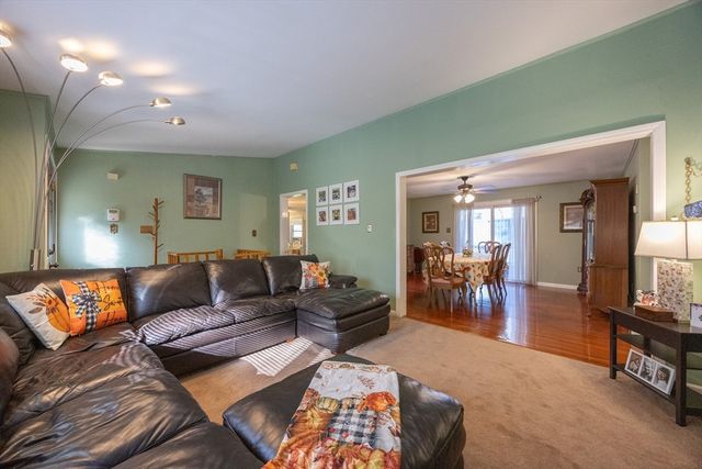 11 Edgeworth Street, Billerica, MA 01821