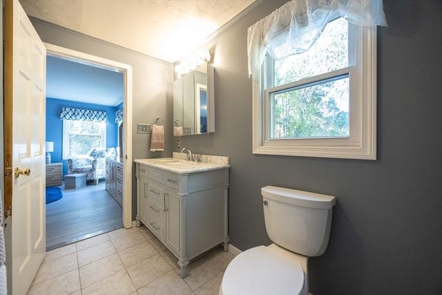 11 Edgeworth Street, Billerica, MA 01821