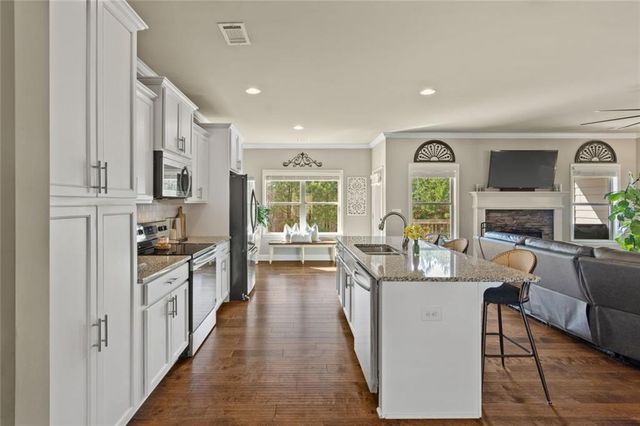 5831 Ridgedale Court, Gainesville, GA 30506