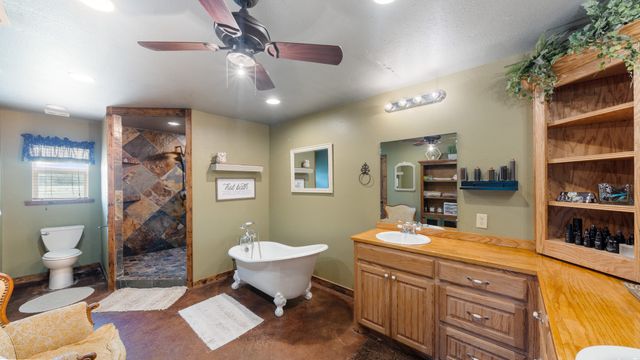 5801 County Road 4128, Scurry, TX 75158