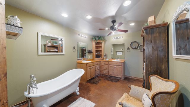 5801 County Road 4128, Scurry, TX 75158