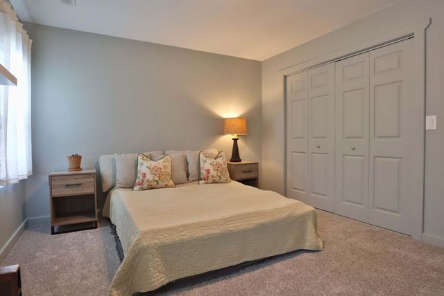 648 S Peach Tree Avenue, Springfield, MO 65802