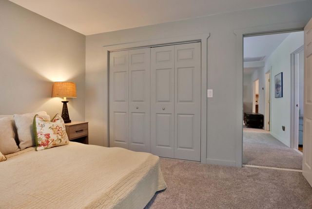 648 S Peach Tree Avenue, Springfield, MO 65802
