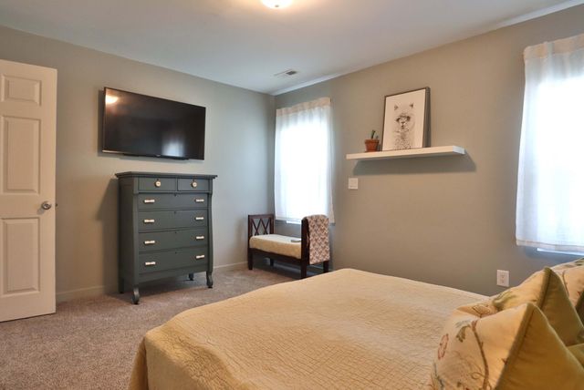648 S Peach Tree Avenue, Springfield, MO 65802