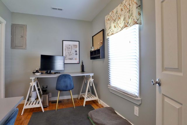 648 S Peach Tree Avenue, Springfield, MO 65802