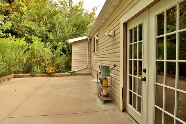 648 S Peach Tree Avenue, Springfield, MO 65802