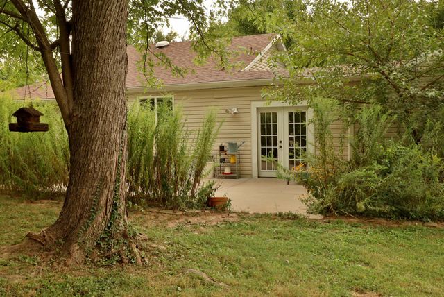 648 S Peach Tree Avenue, Springfield, MO 65802