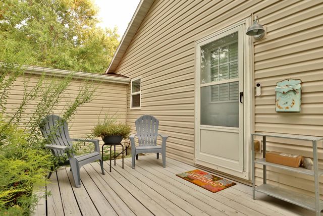 648 S Peach Tree Avenue, Springfield, MO 65802