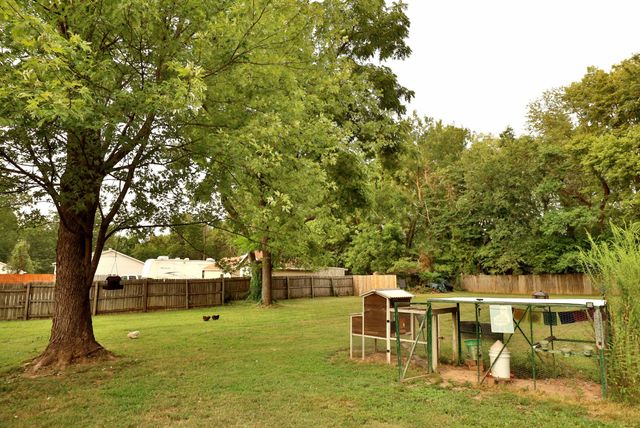 648 S Peach Tree Avenue, Springfield, MO 65802