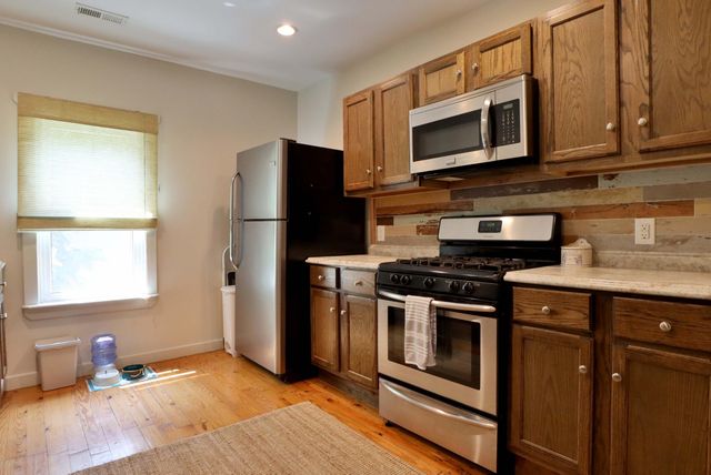 648 S Peach Tree Avenue, Springfield, MO 65802