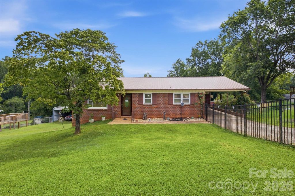 1082 Maple Street, Granite Falls, NC 28630