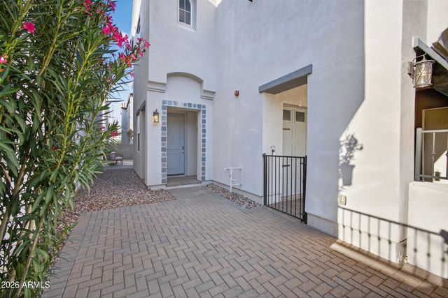 1568 E SHANNON Street, Gilbert, AZ 85295