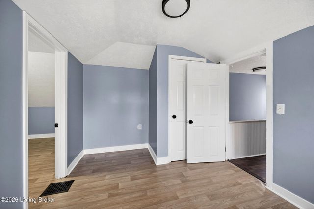 3914 River Park Dr, Louisville, KY 40211