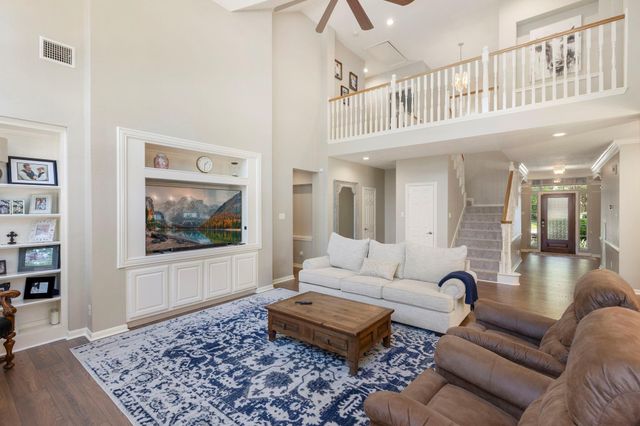 10 Scenic Mill Place, The Woodlands, TX 77382