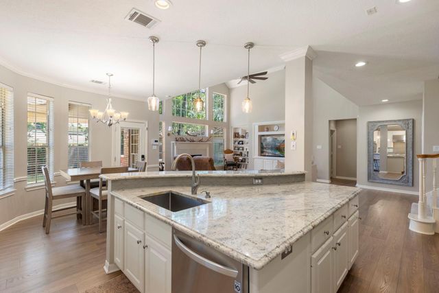 10 Scenic Mill Place, The Woodlands, TX 77382