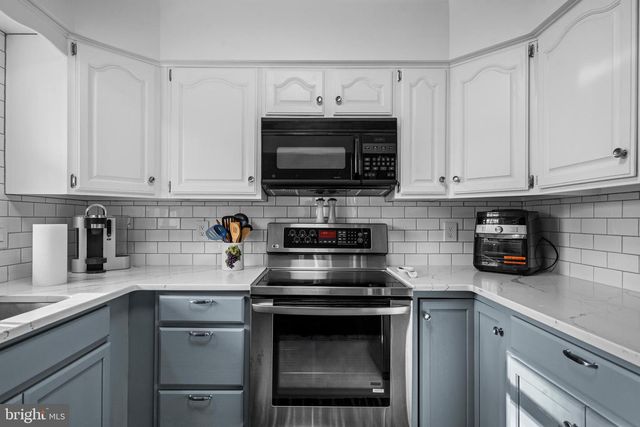 9614 HEATHER GREEN DR, Manassas, VA 20112