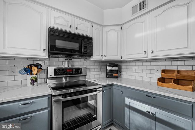 9614 HEATHER GREEN DR, Manassas, VA 20112