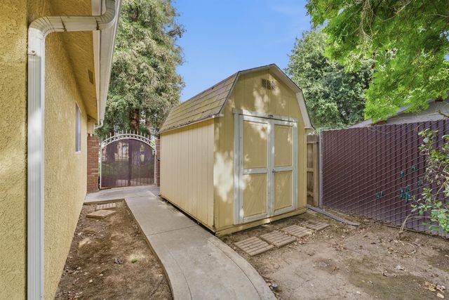 1710 S Homsy Avenue, Fresno, CA 93727